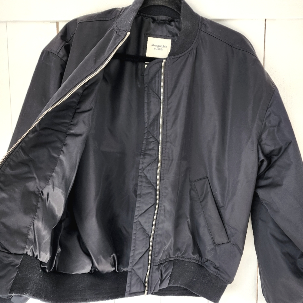 A&F Nylon Bomber Jacket - Picture 4 of 8